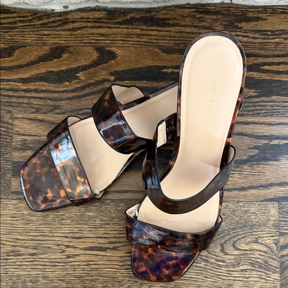 Ann Taylor Factory Brown Tortoise Shell Sandals - Picture 3 of 8